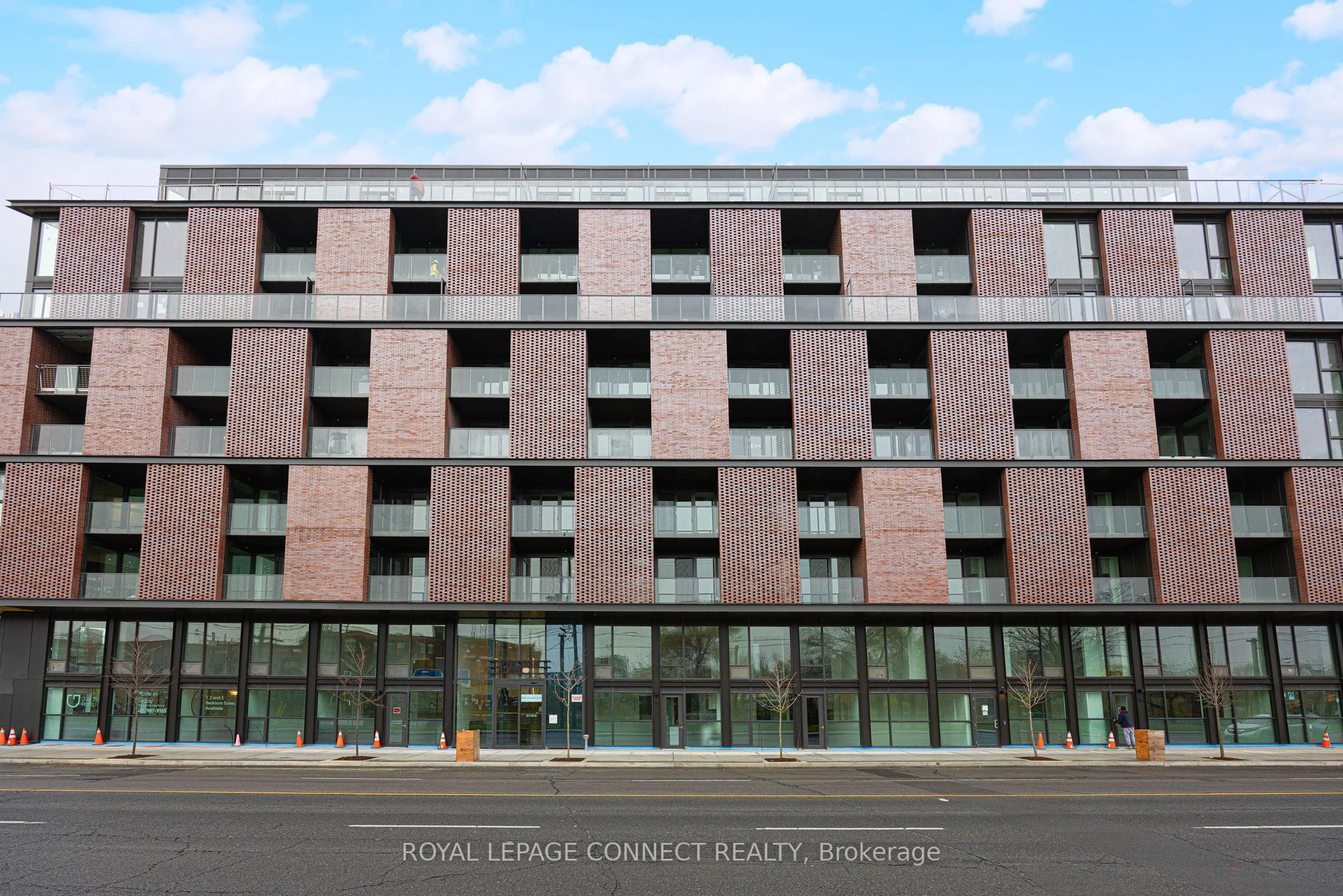2625 Dundas Street W 104, Toronto W02, ON M6P 0C5