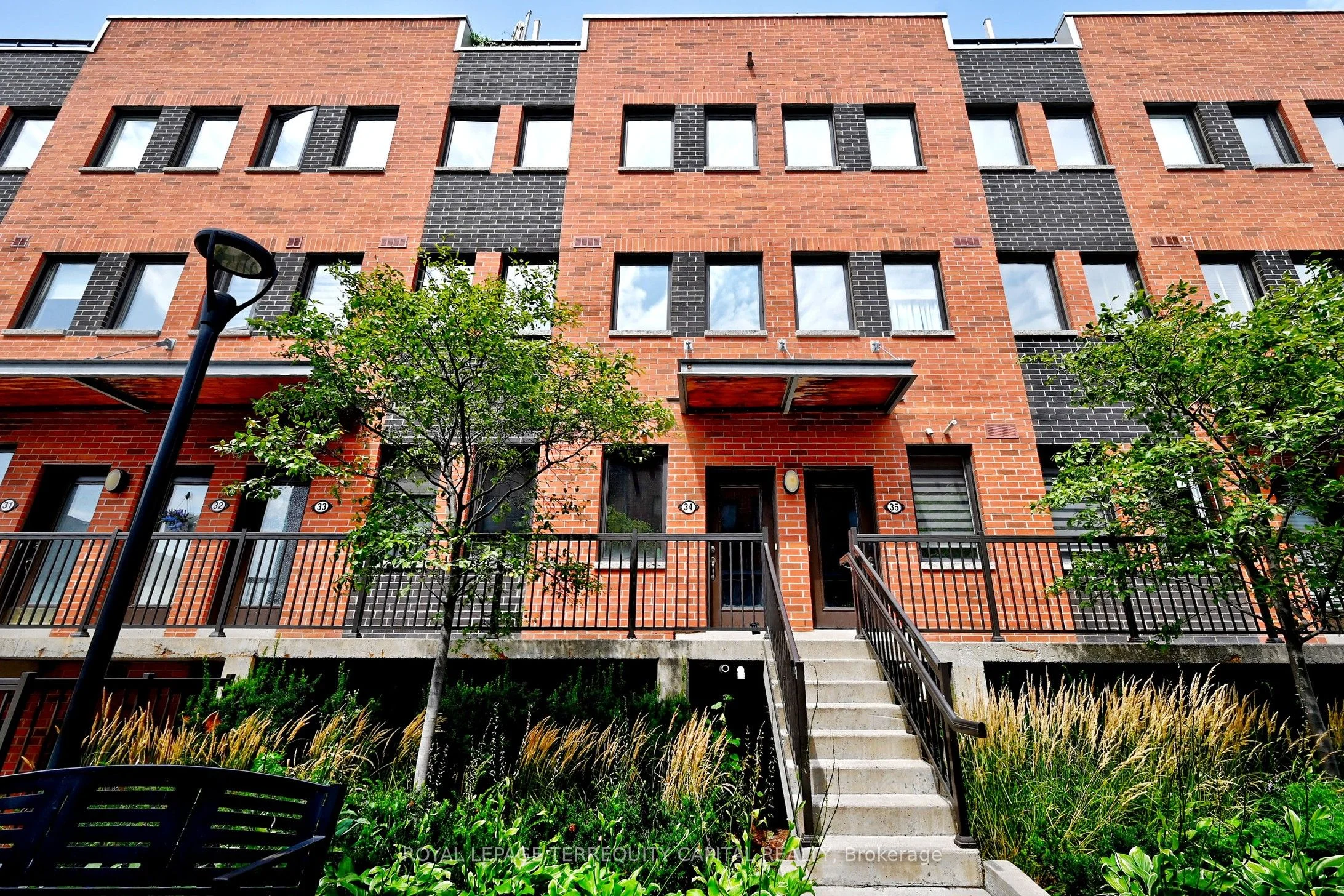 Condo Townhouse in Toronto