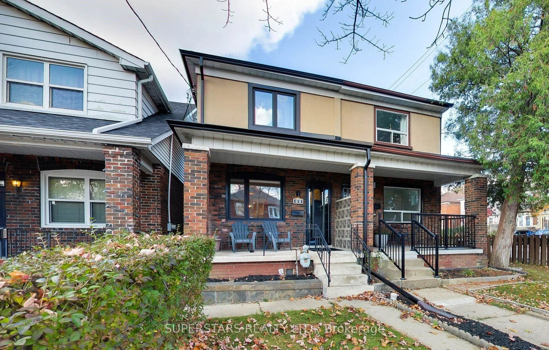14 Livingstone Avenue, Toronto W04, On M6e 2l8