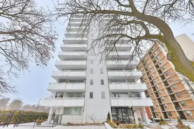 Condo Apartment in Mississauga