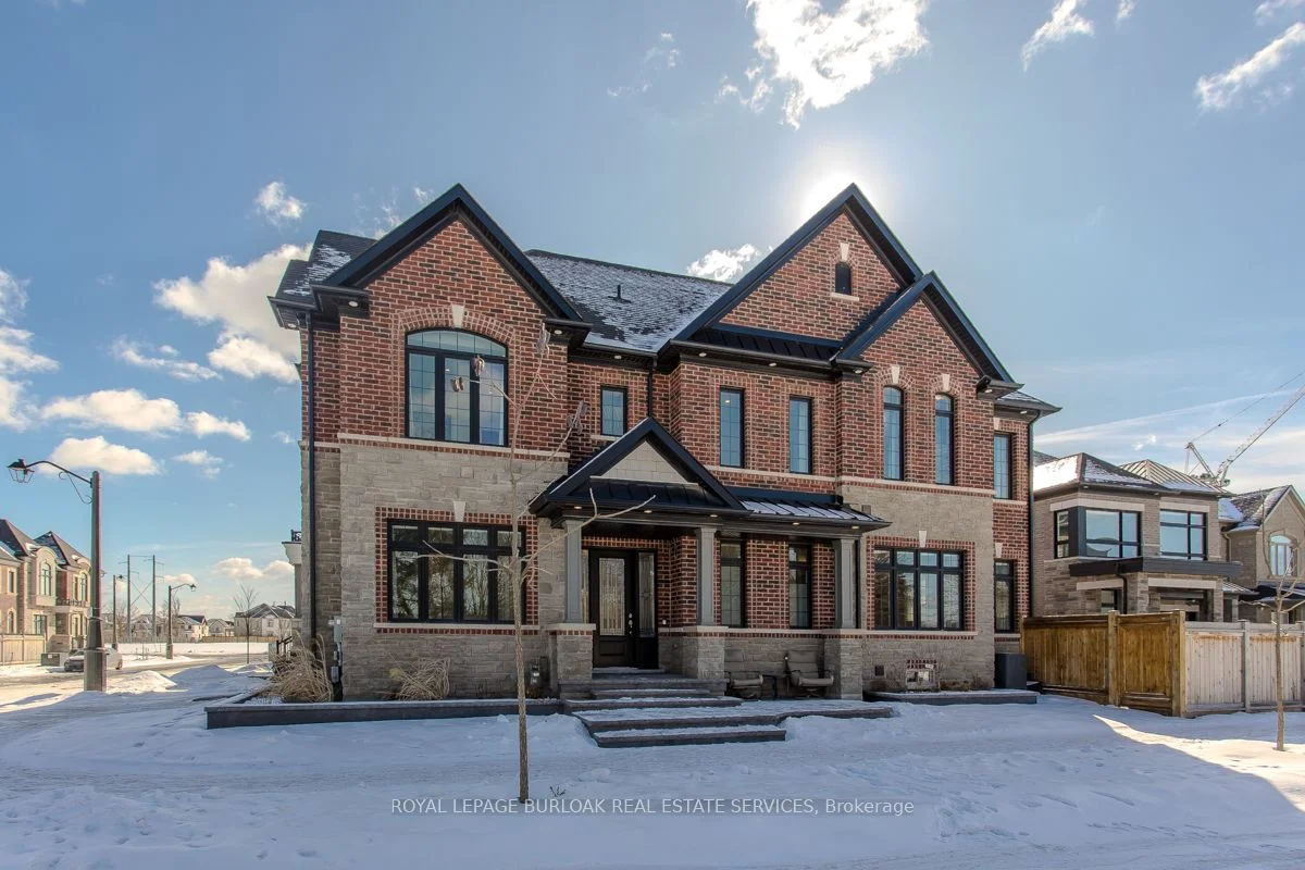 Detached in Oakville