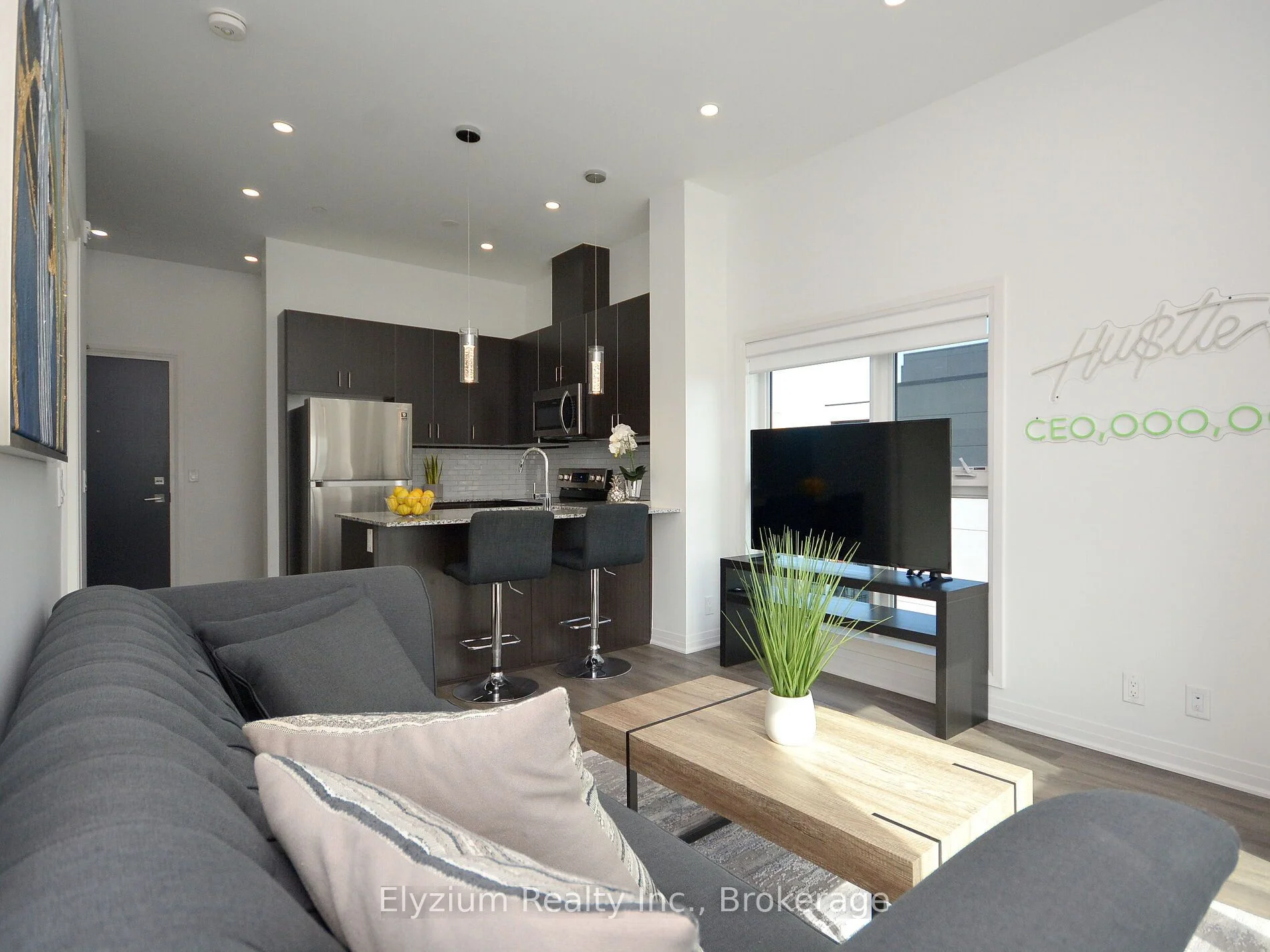 102 Grovewood Common Crescent 618, Oakville, ON L6H 0X3