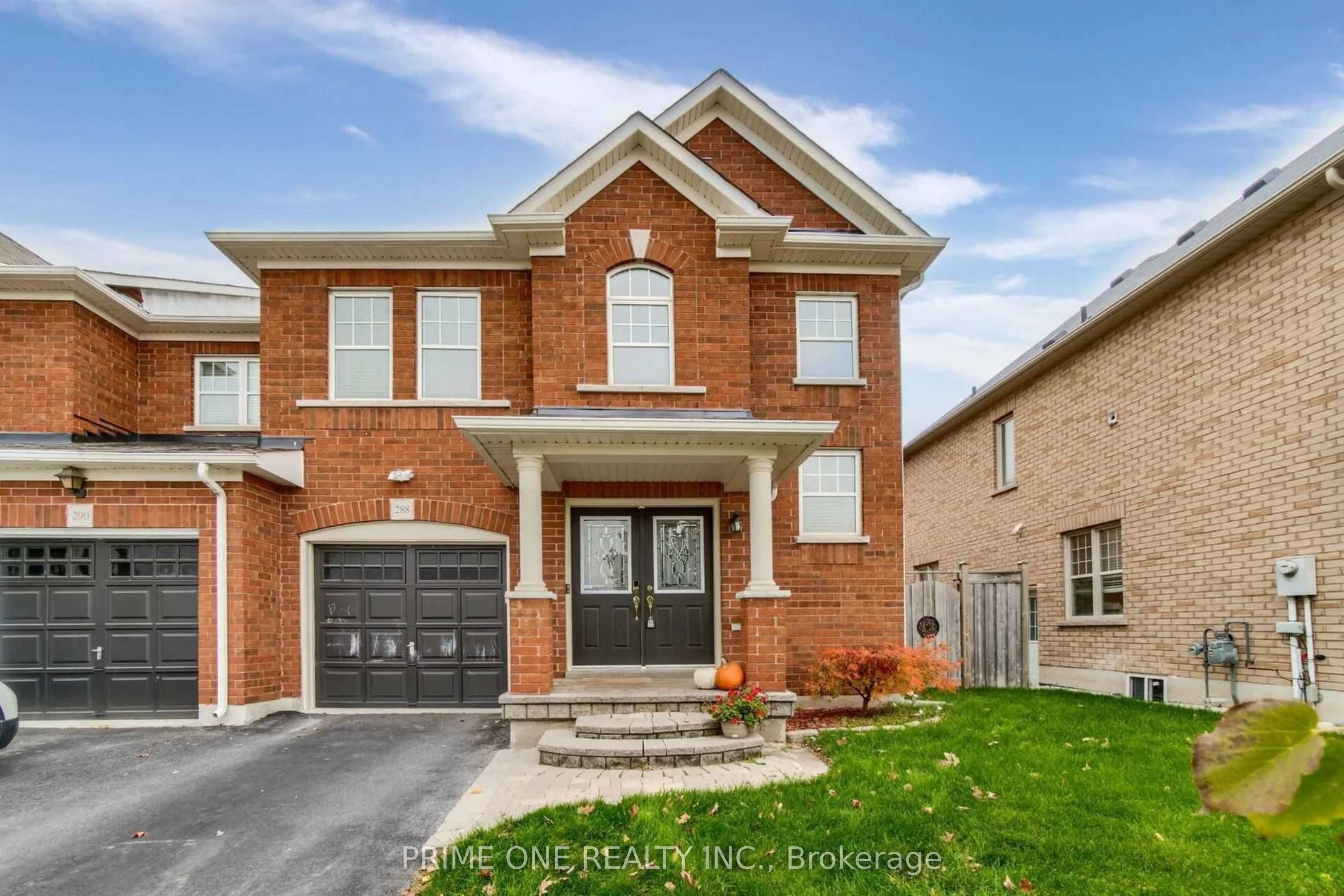 Att/Row/Townhouse in Milton