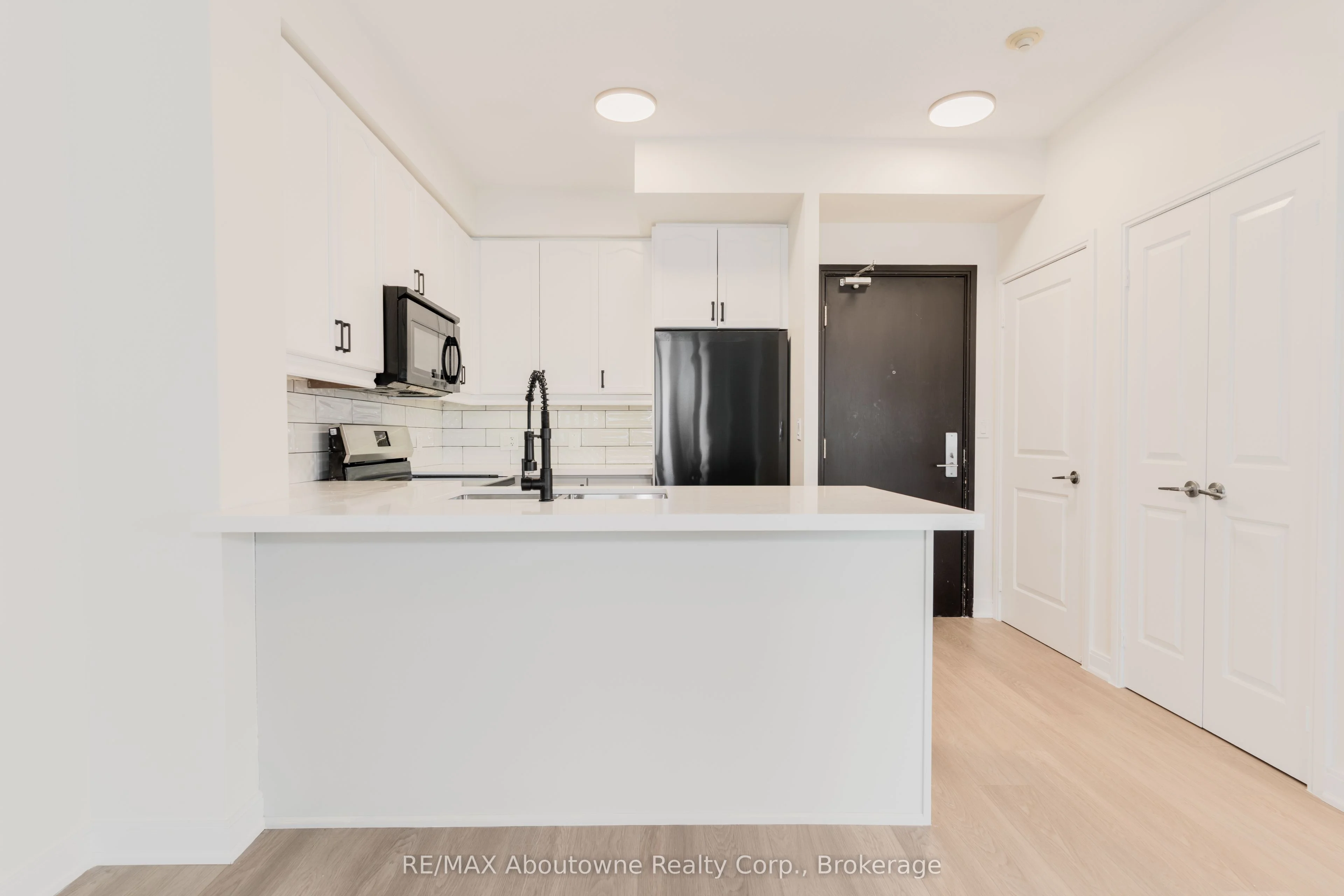 70 Absolute Avenue 2010, Mississauga, On L4z 0a4