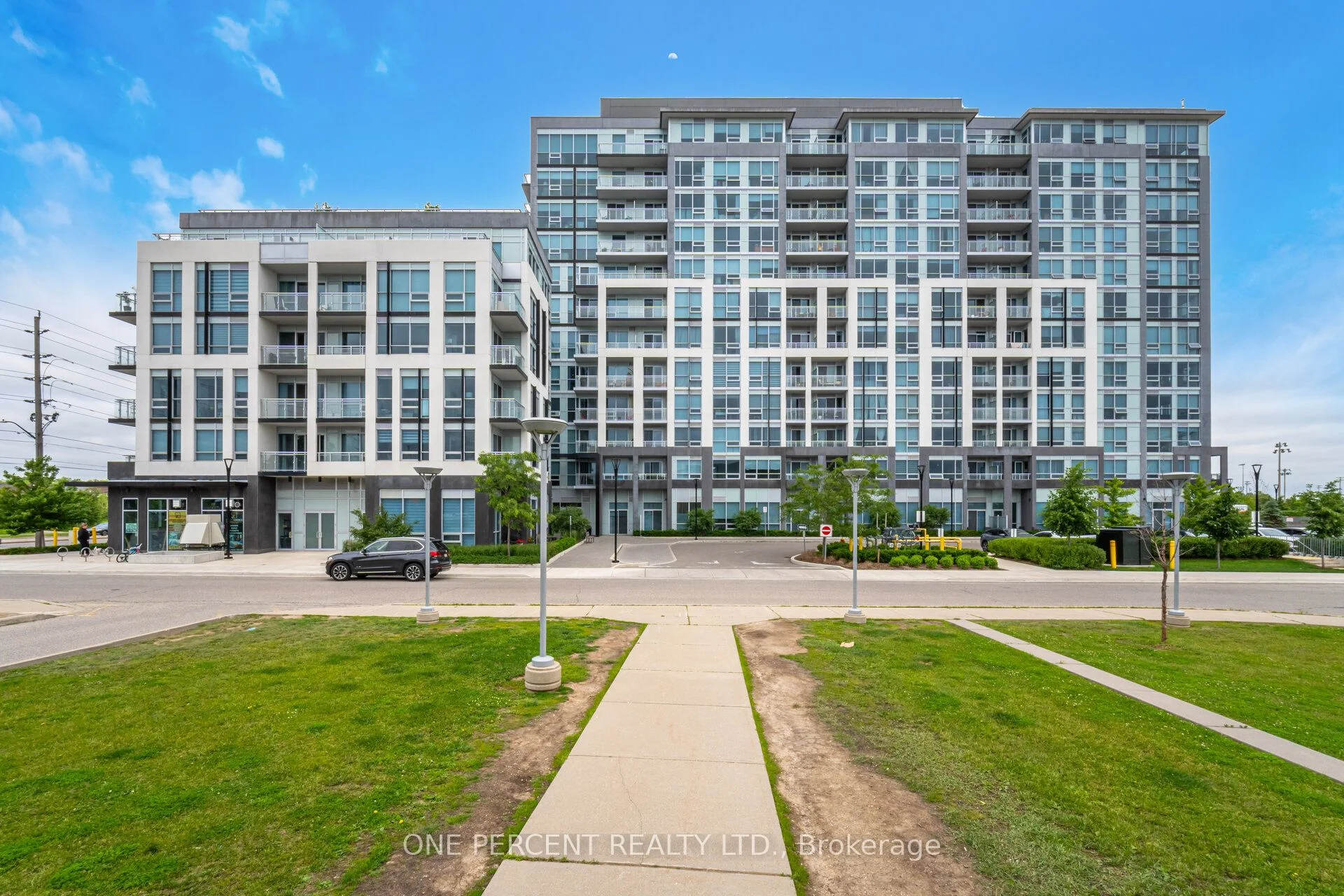 Condo Apartment in Milton