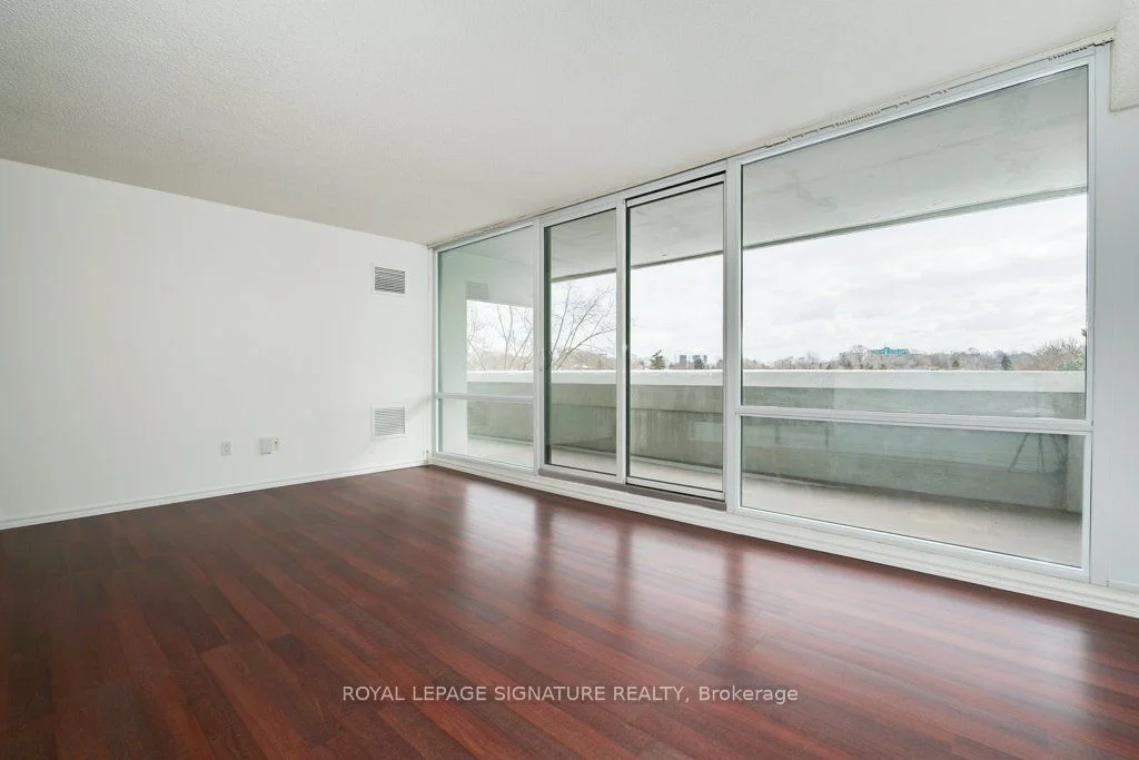 260 Scarlett Road 507, Toronto W03, ON M6N 4X6