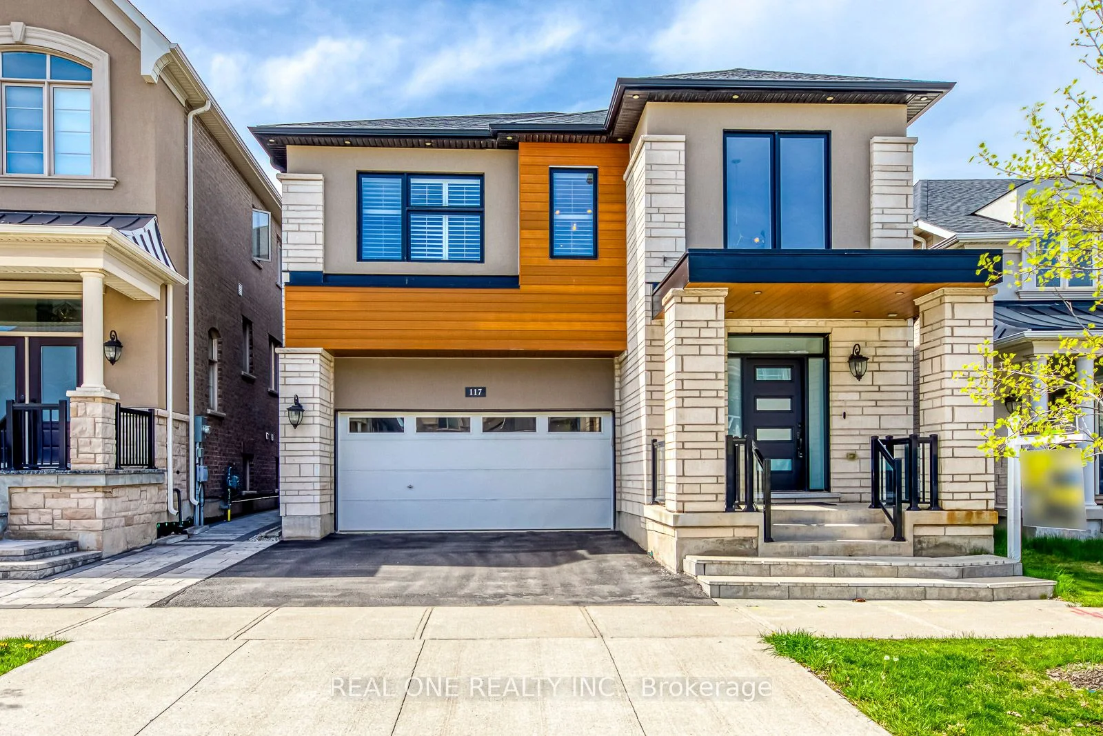Detached in Oakville