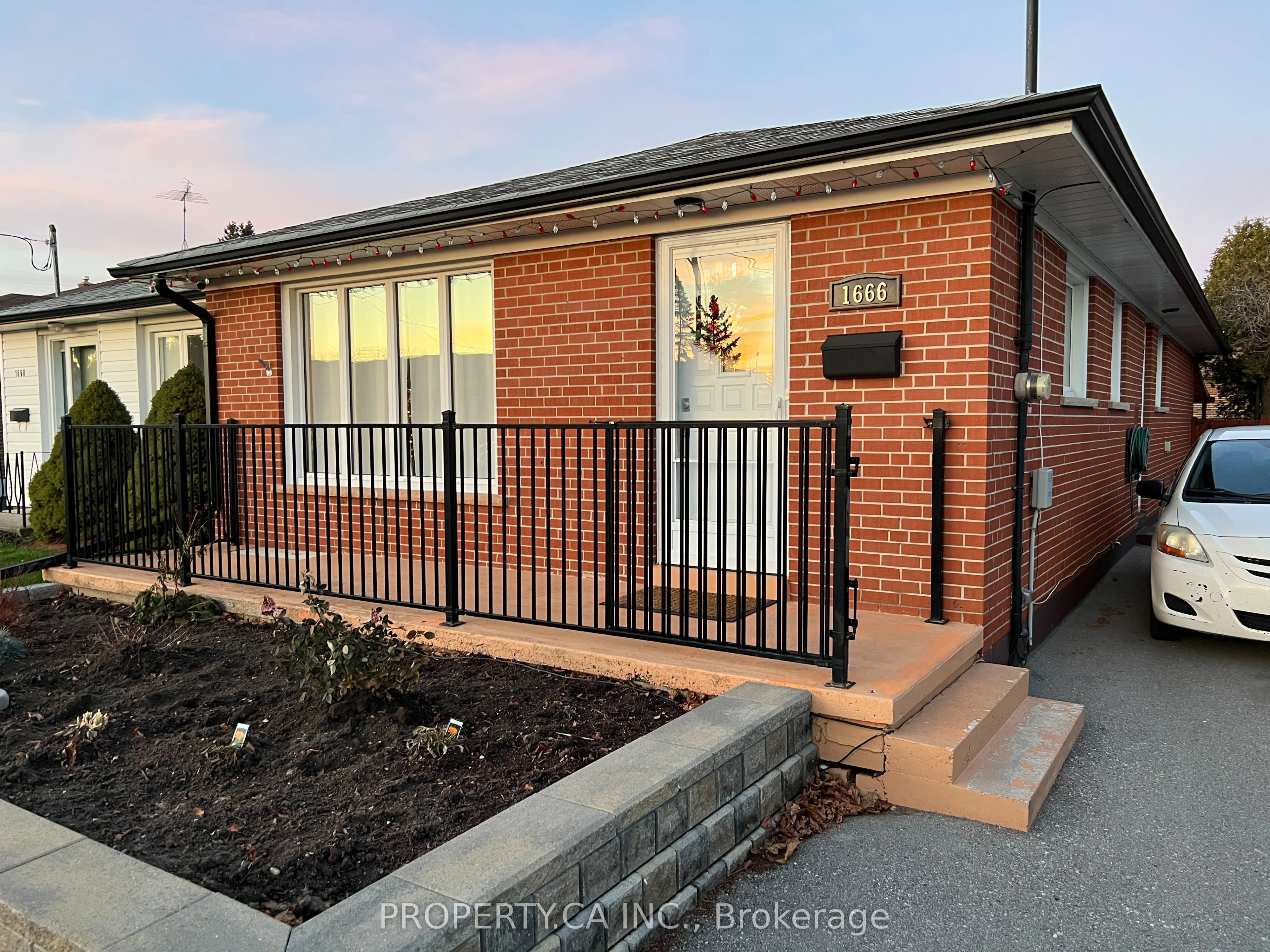 Semi-Detached in Mississauga