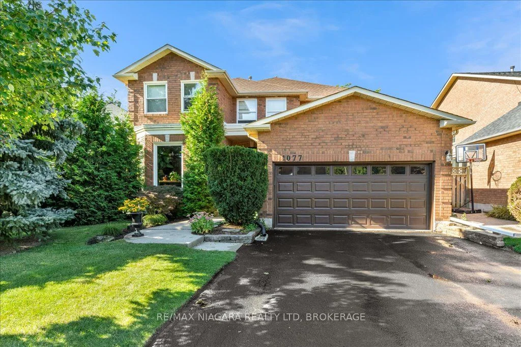 Detached in Oakville