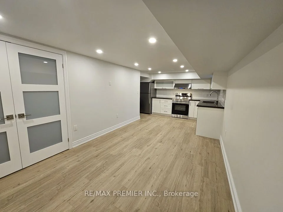 89 Tavistock Road Apt B, Toronto W05, ON M3M 2N8