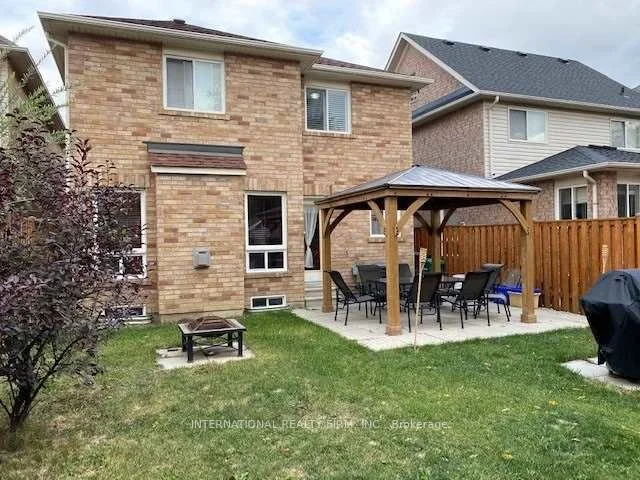 6242 Miriam Way Bedroom, Mississauga, On L5n 7v5