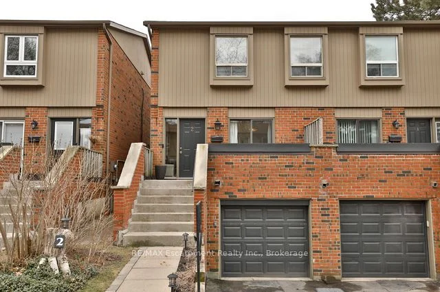 Semi-Detached Condo in Oakville