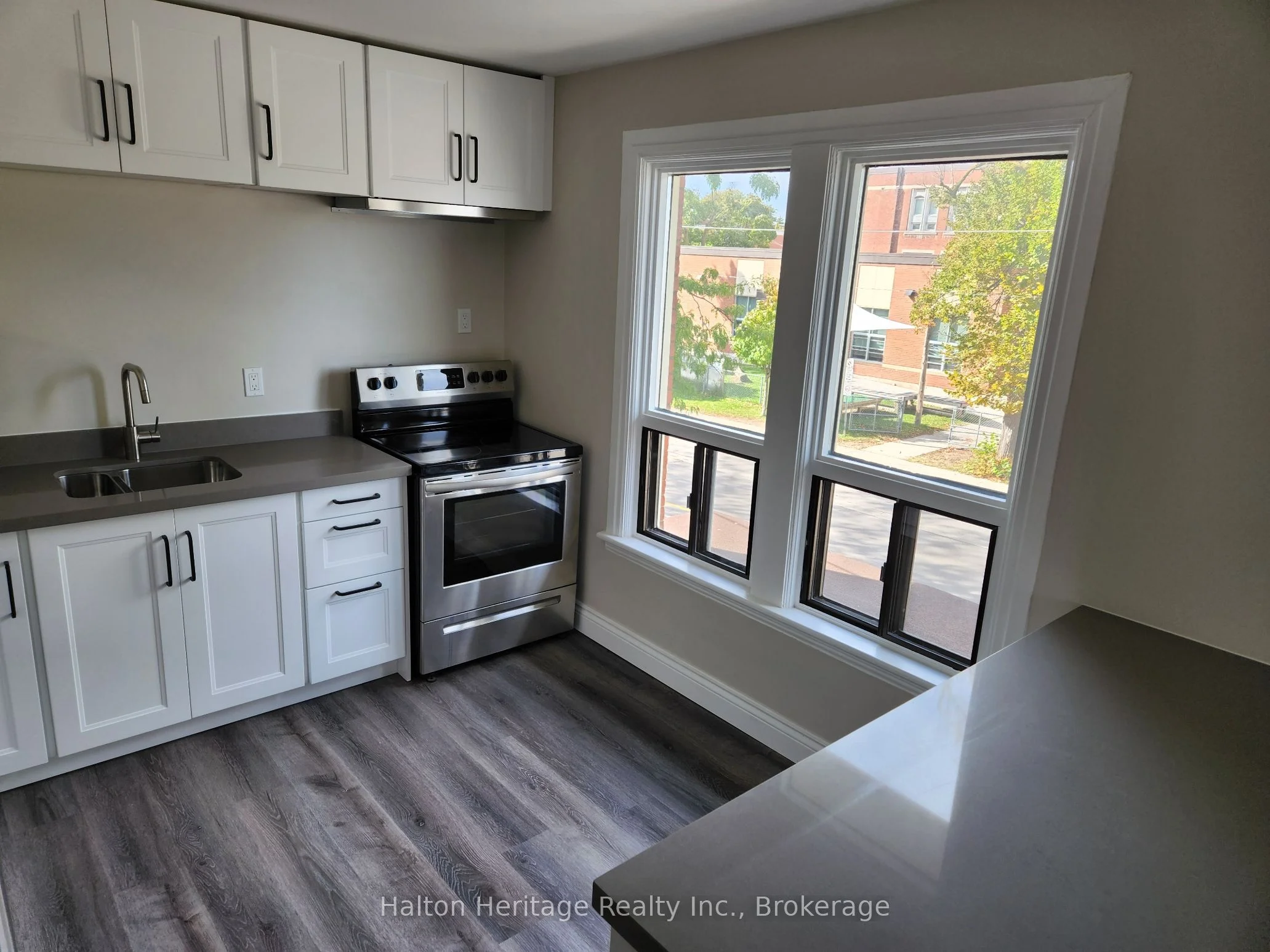 620 Brant Street 2, Burlington, On L7r 2g9