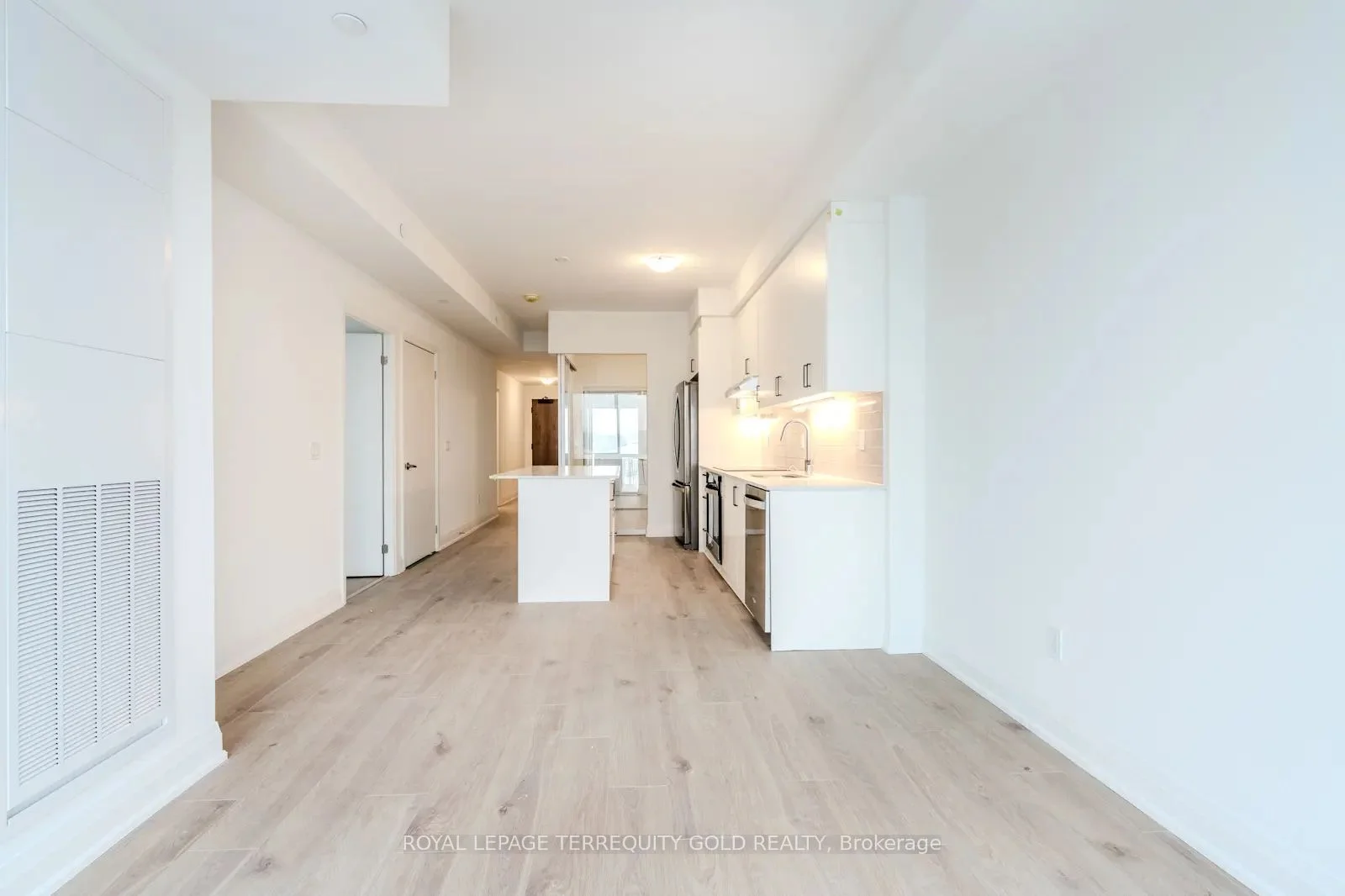 1035 Southdown Road 701, Mississauga, ON L5J 0A2