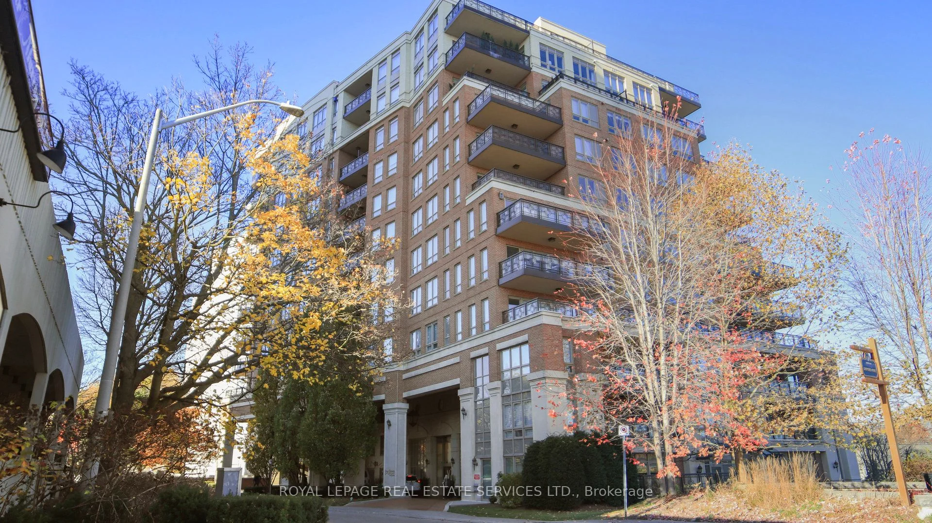 Condo Apartment in Oakville
