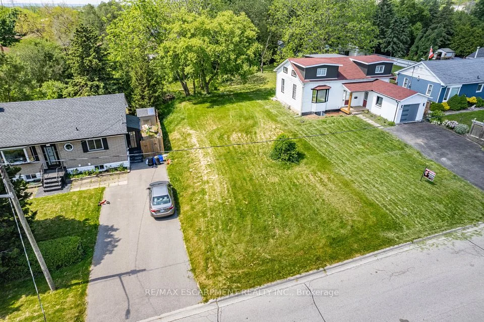 1142 Fisher Avenue, Burlington, ON L7P 2L1