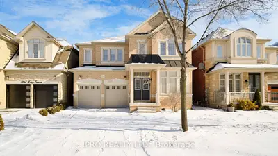 Detached in Oakville