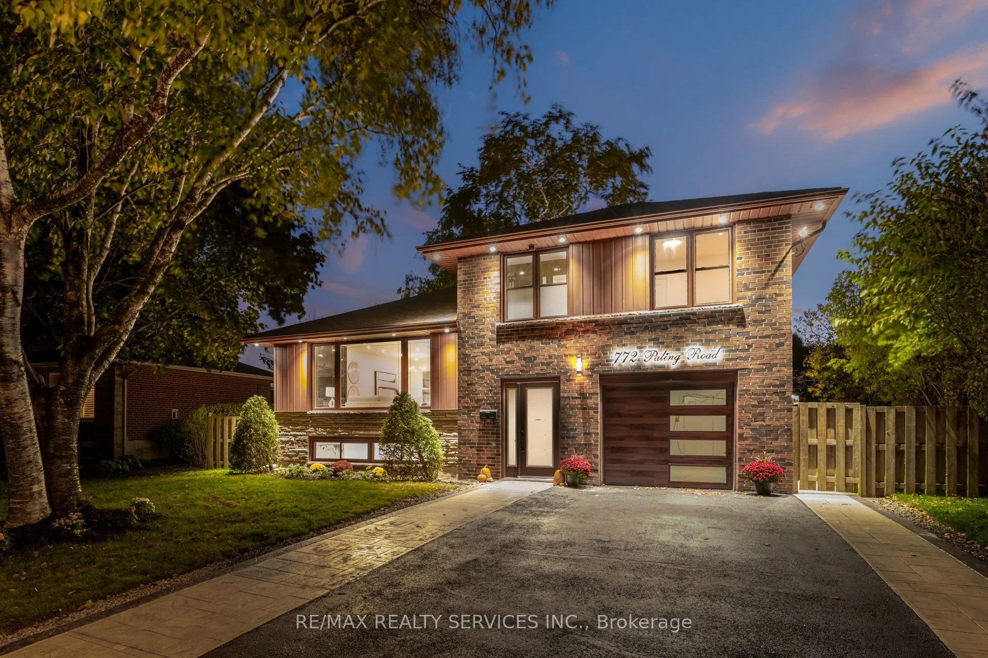 Detached in Burlington