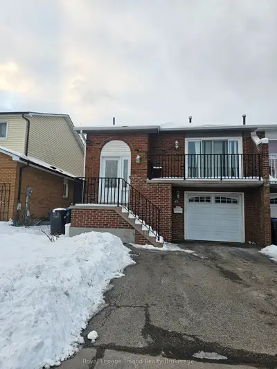 Triplex in Brampton