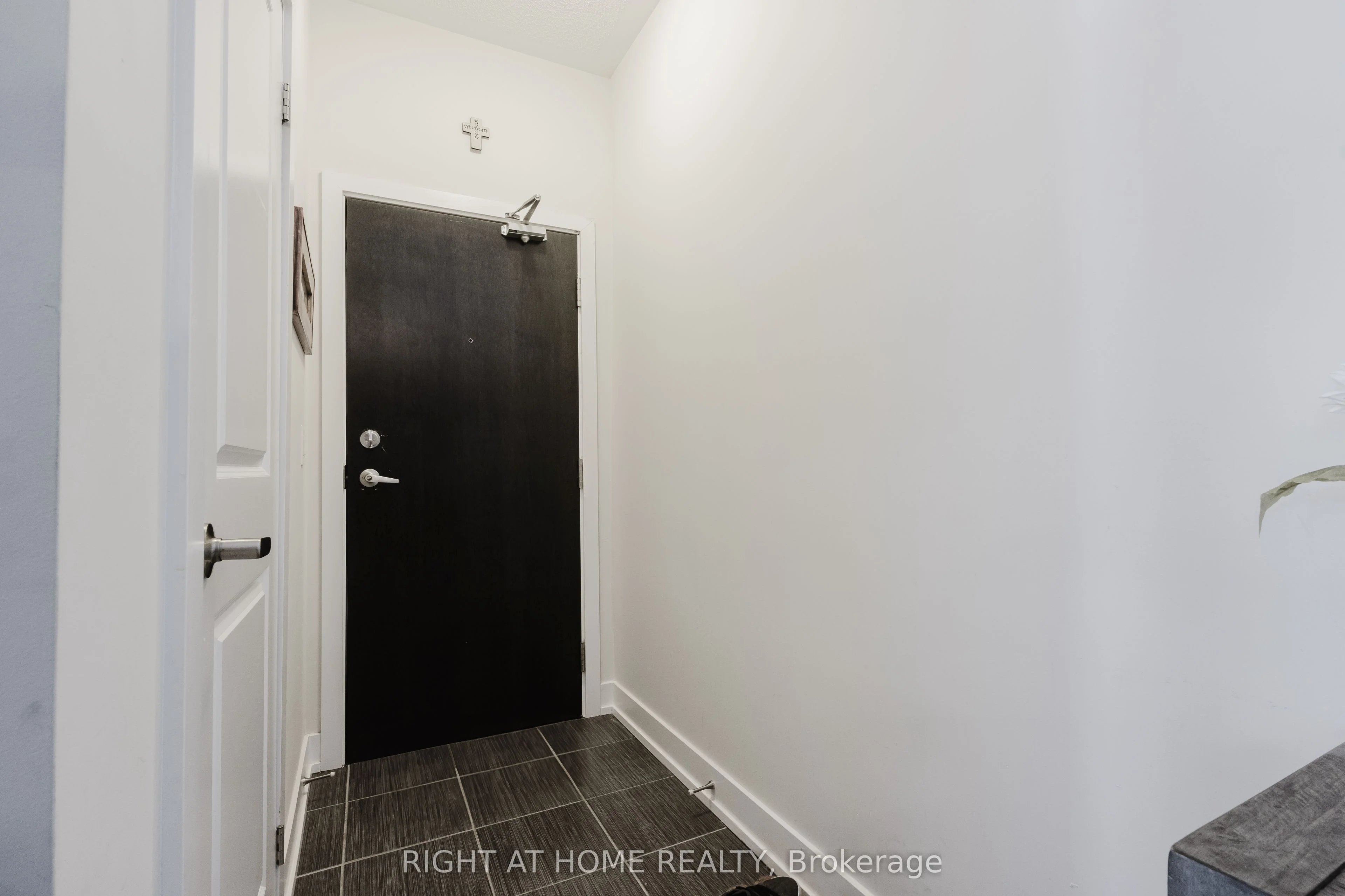 275 Littlewood Drive 206, Oakville, ON L6H 0K5