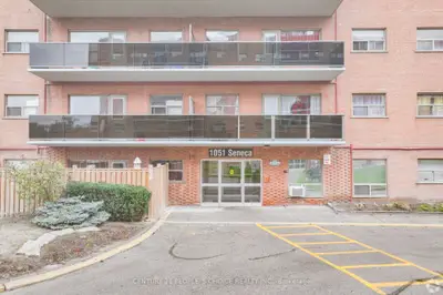 1061 Seneca Avenue 609, Mississauga, On L5g 3x7