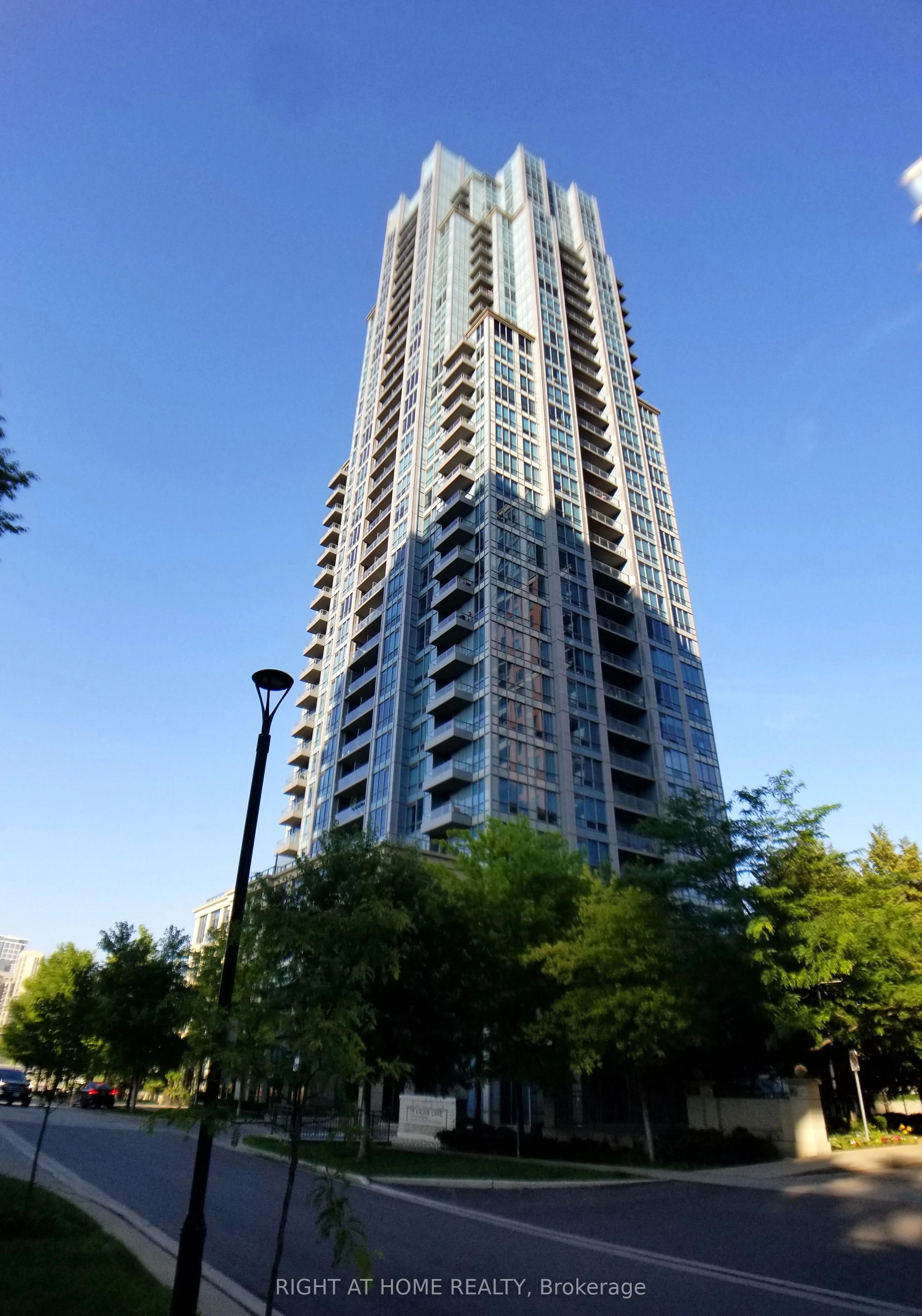 15 Viking Lane 1506, Toronto W08, On M9b 0a4