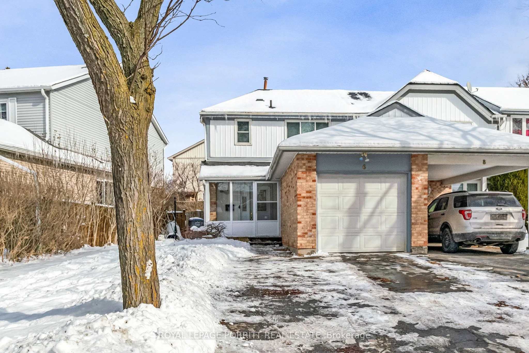 Att/Row/Townhouse in Brampton