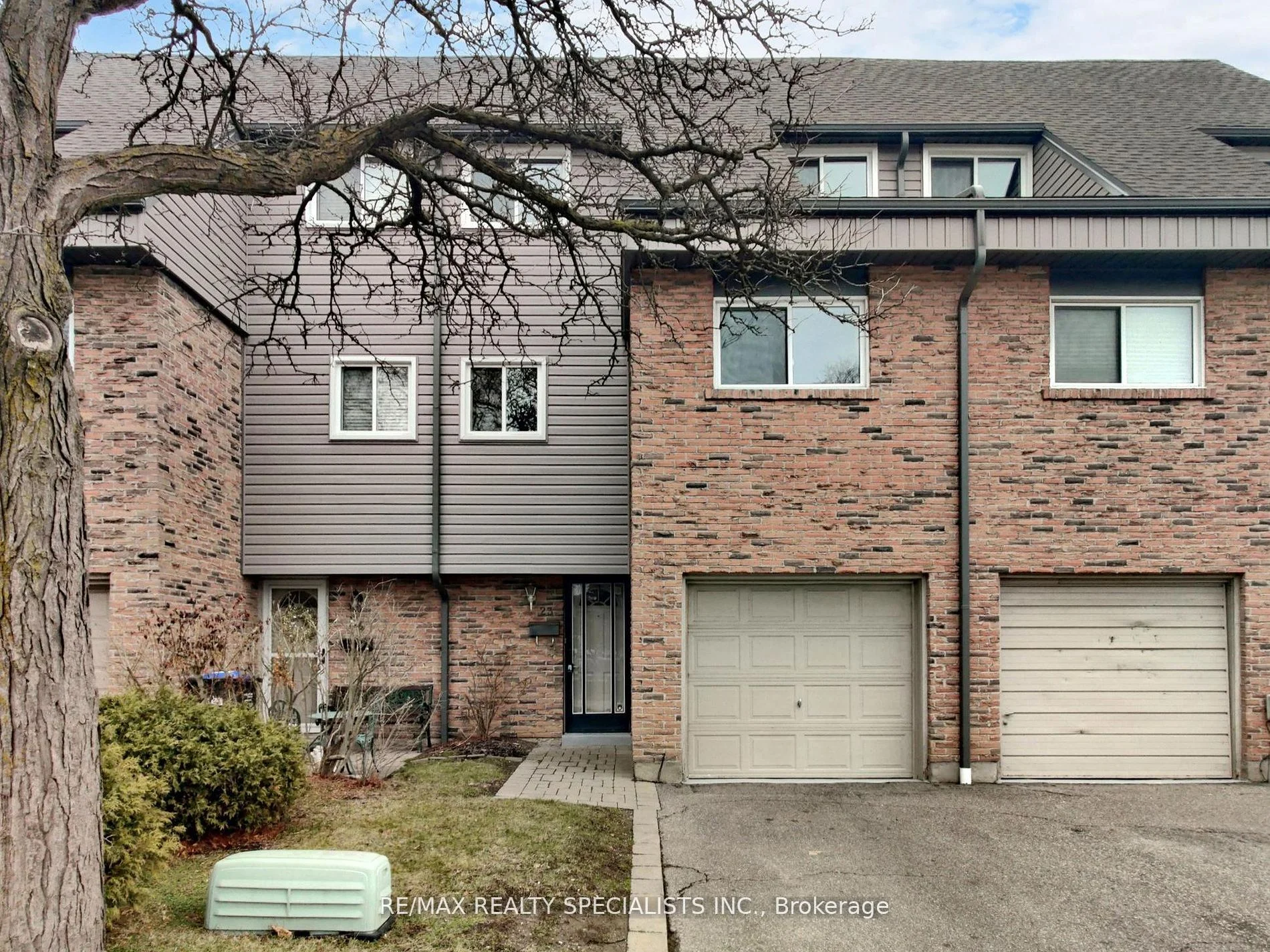 Condo Townhouse in Brampton