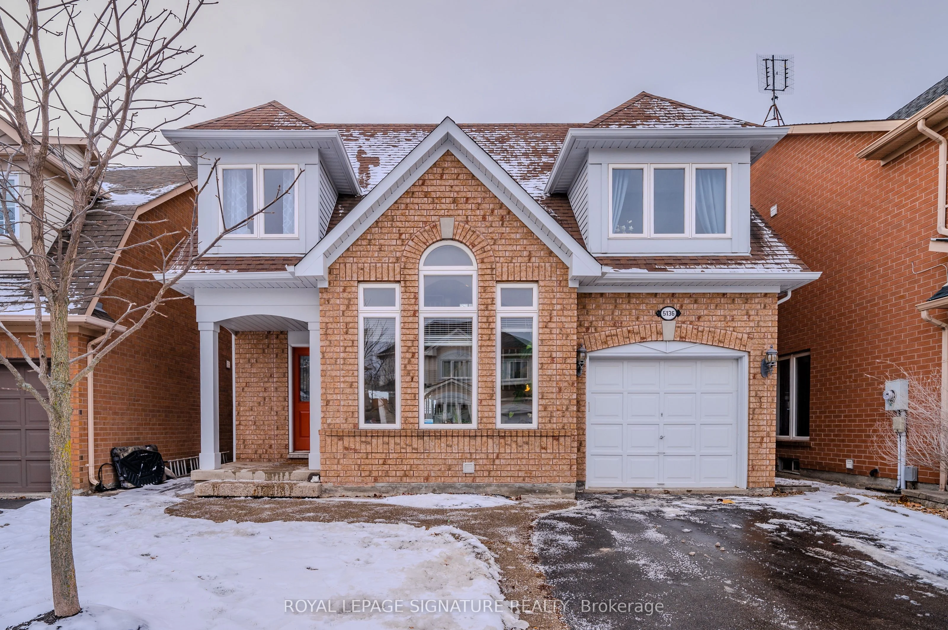 Detached in Burlington