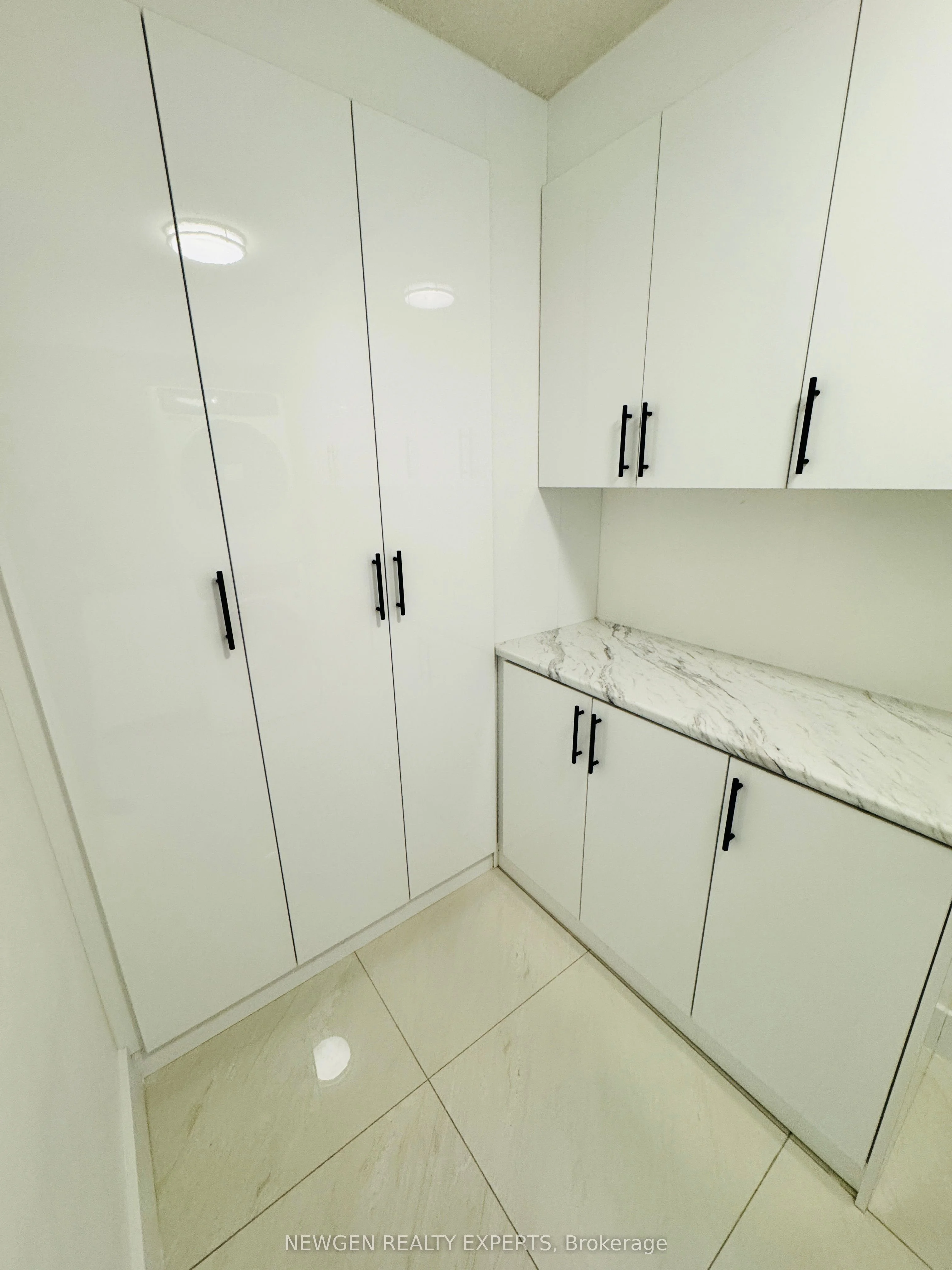 2825 Islington Avenue 616, Toronto W05, ON M9L 2K1