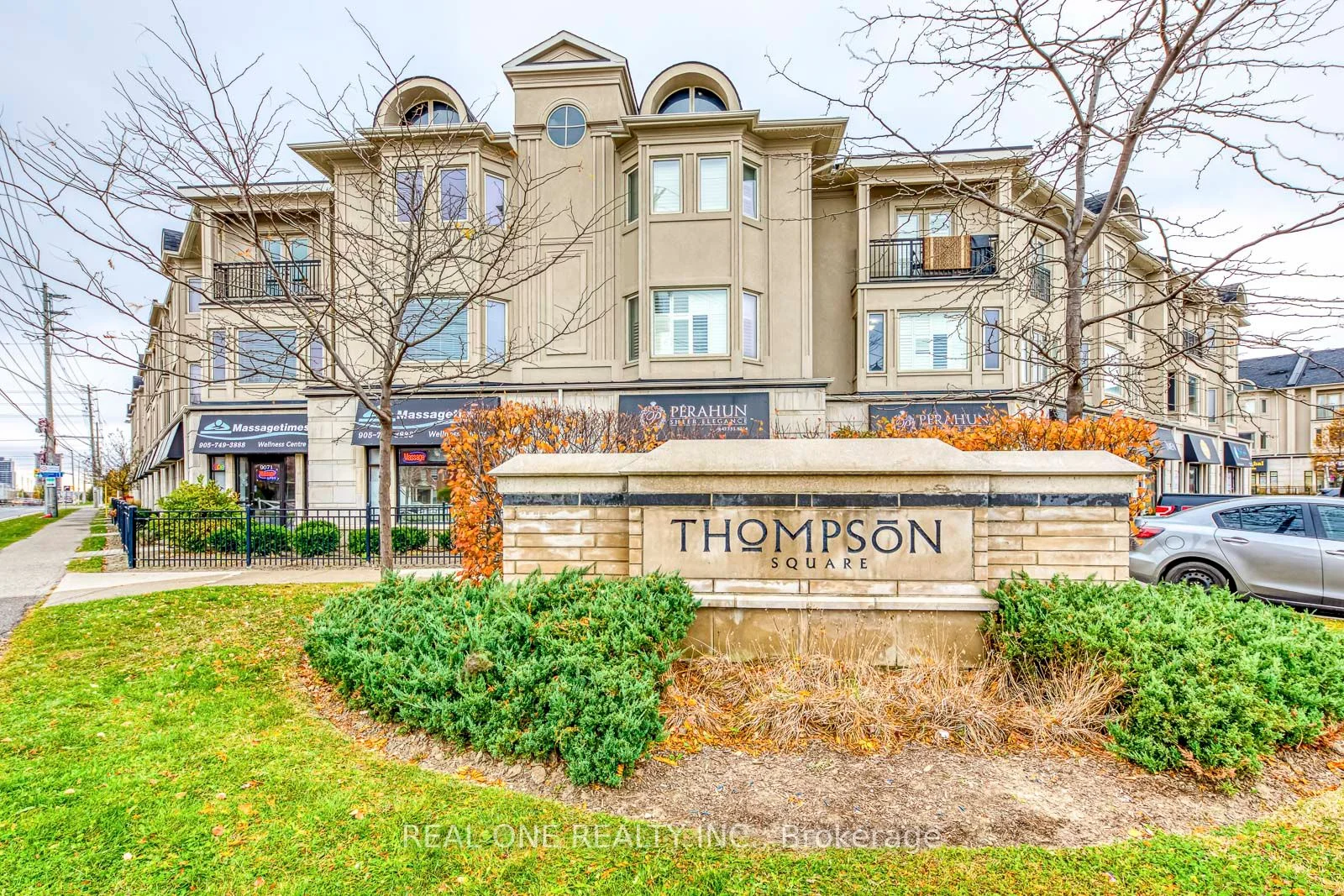 Condo Townhouse in Milton