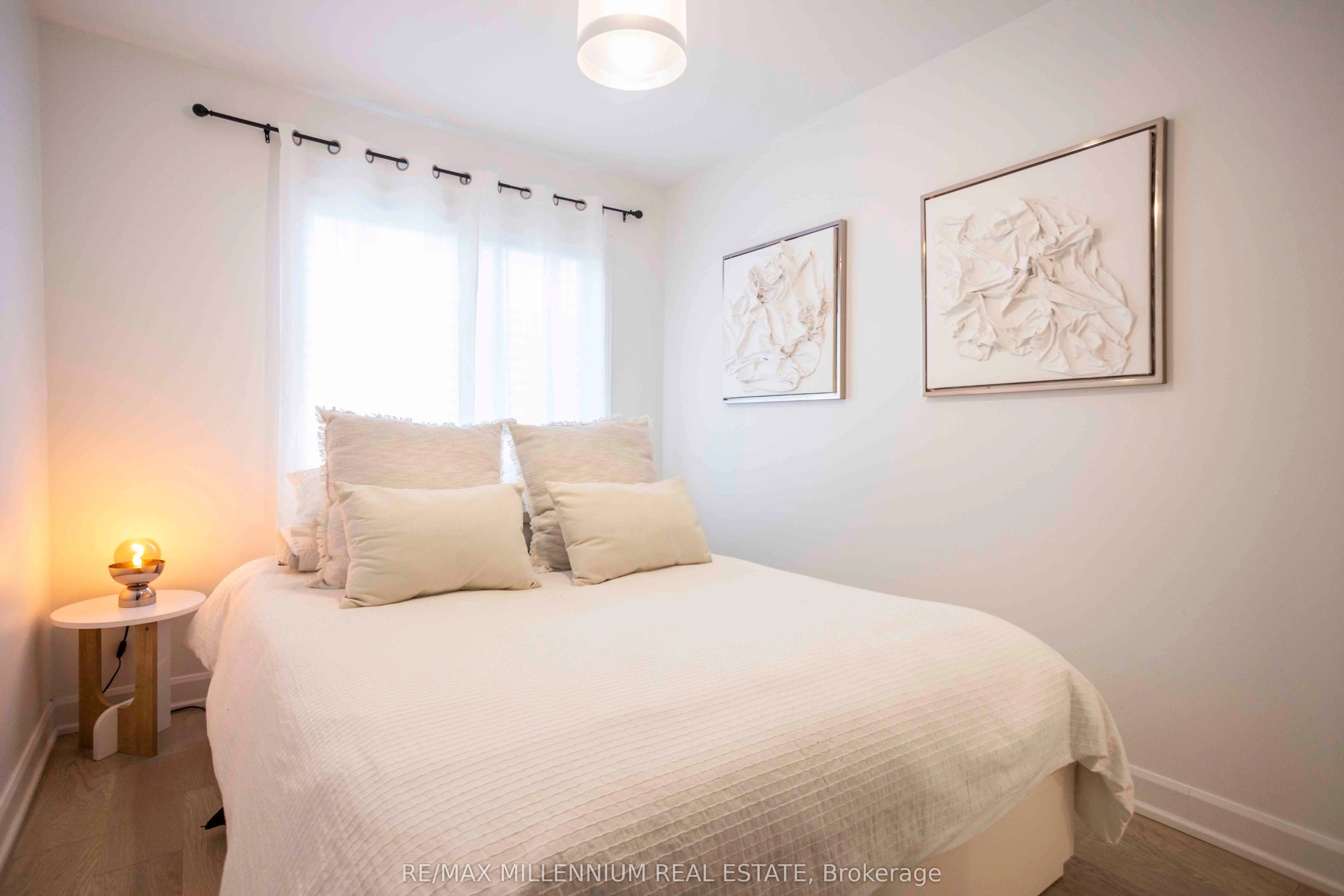 1221 Parkwest Place 18, Mississauga, ON L5E 3J3
