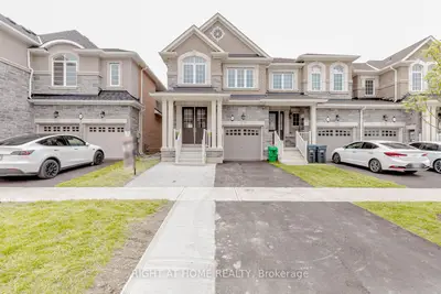 Upper Level in Brampton