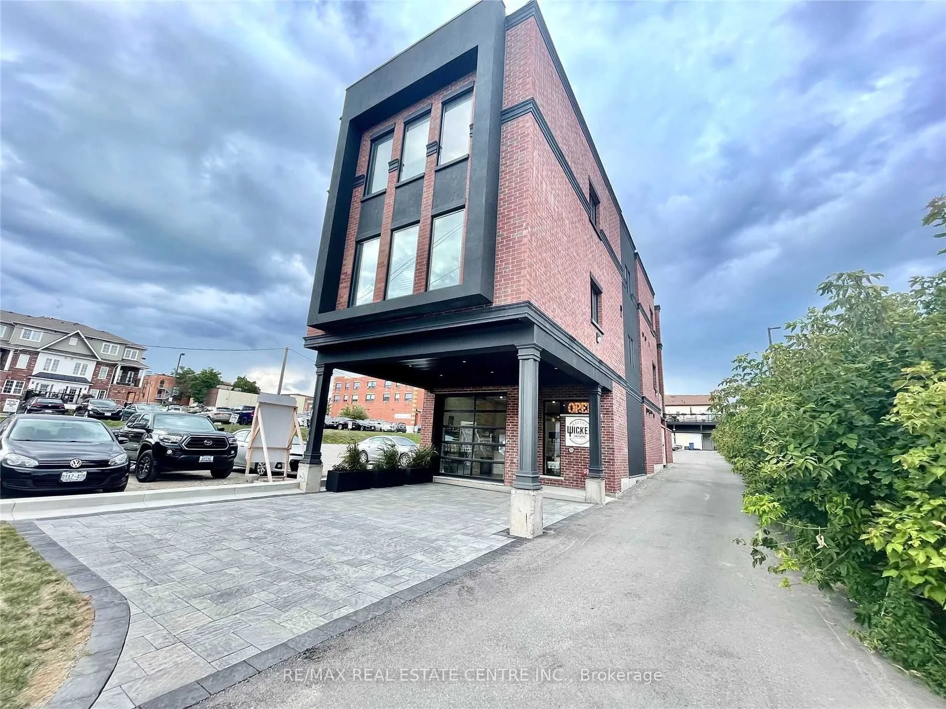 17 Armstrong Street B, Orangeville, On L9w 1m1