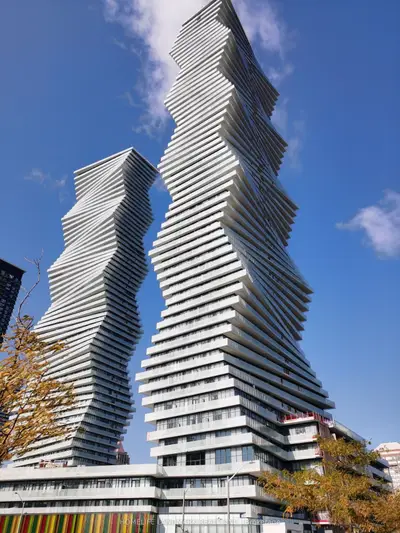 3883 Quartz Road 5212, Mississauga, On L5b 0m4