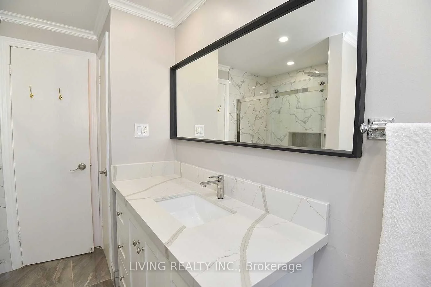 449 Daralea Heights, Mississauga, On L5a 3h7