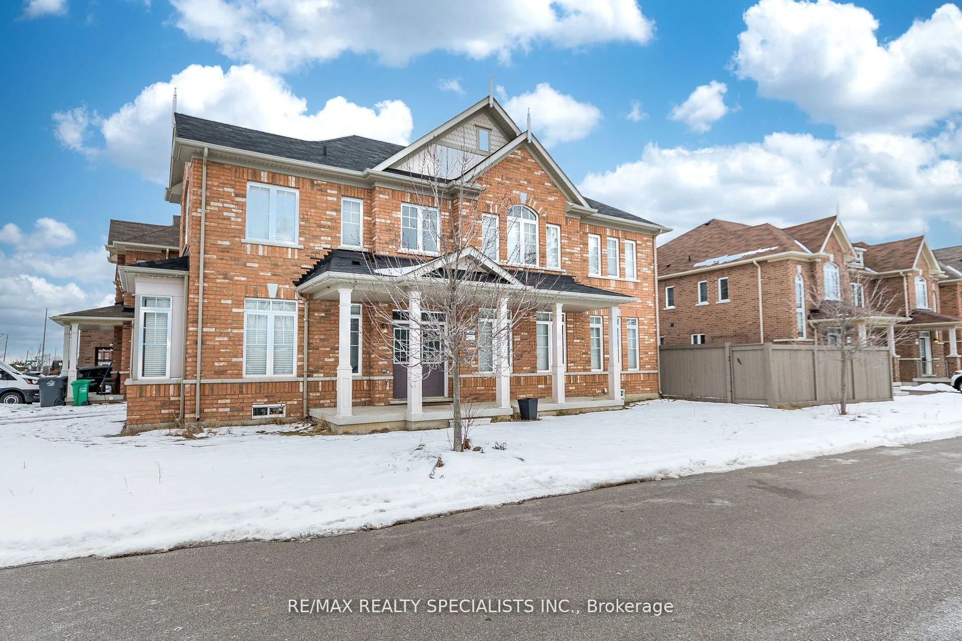 61 Truro Circle N, Brampton, On L7a 4e6