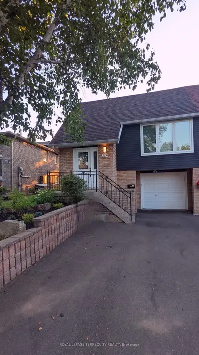 2508 Cobbinshaw Circle, Mississauga, On L5n 2g3