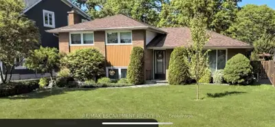 Detached in Burlington