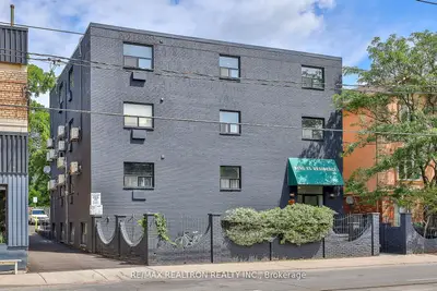 1302 King Street W, Toronto W01, On M6k 1g8