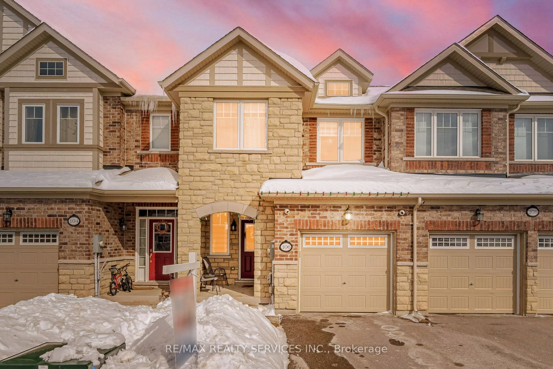 Att/Row/Townhouse in Caledon