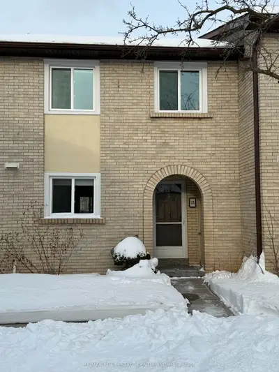 Condo Townhouse in Oakville