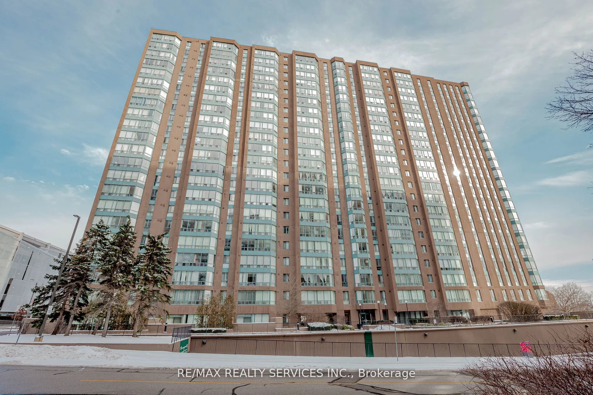 115 Hillcrest Avenue 1509, Mississauga, On L5b 3y9
