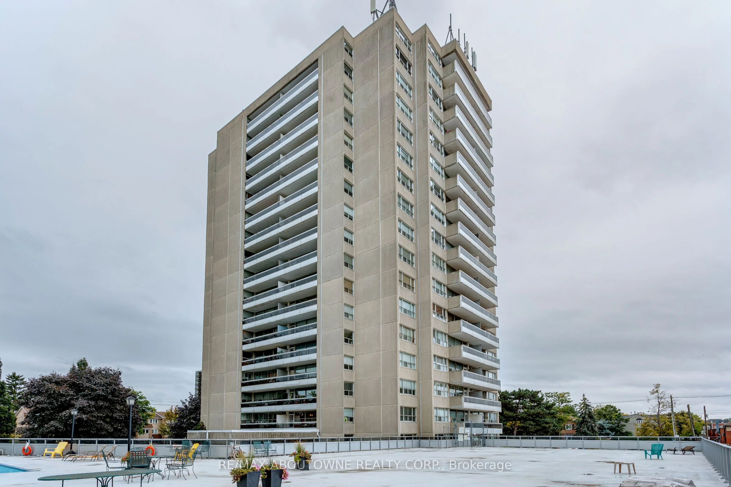 2263 Marine Drive 1006, Oakville, On L6l 5k1