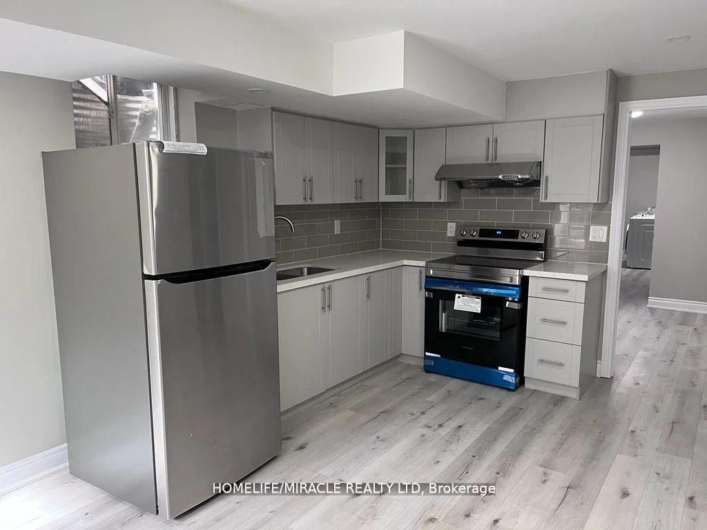 Att/Row/Townhouse in Brampton