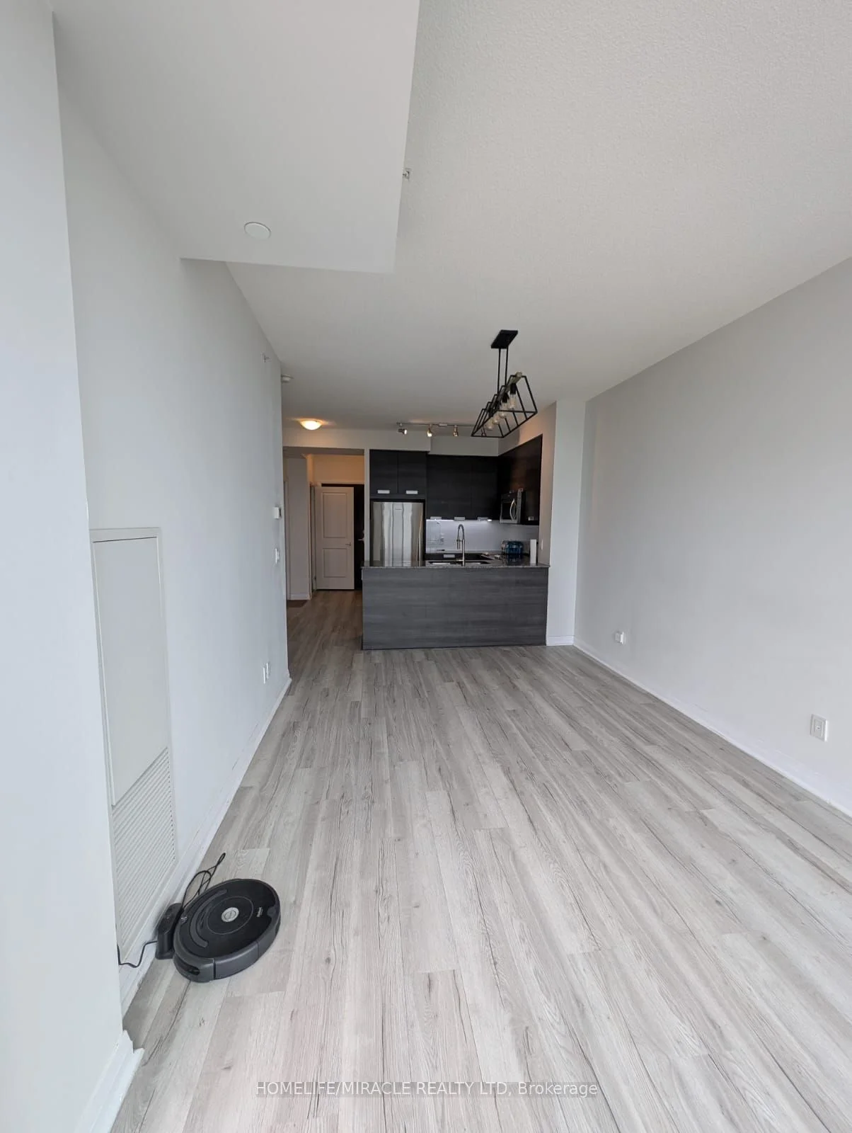 75 Eglinton Avenue W 606, Mississauga, On L5r 0e5