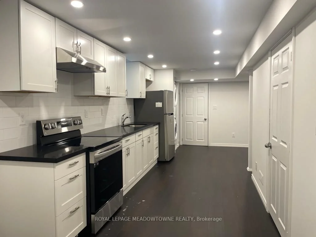 3966 Arbourview Terrace Lower, Mississauga, On L5m 7b8