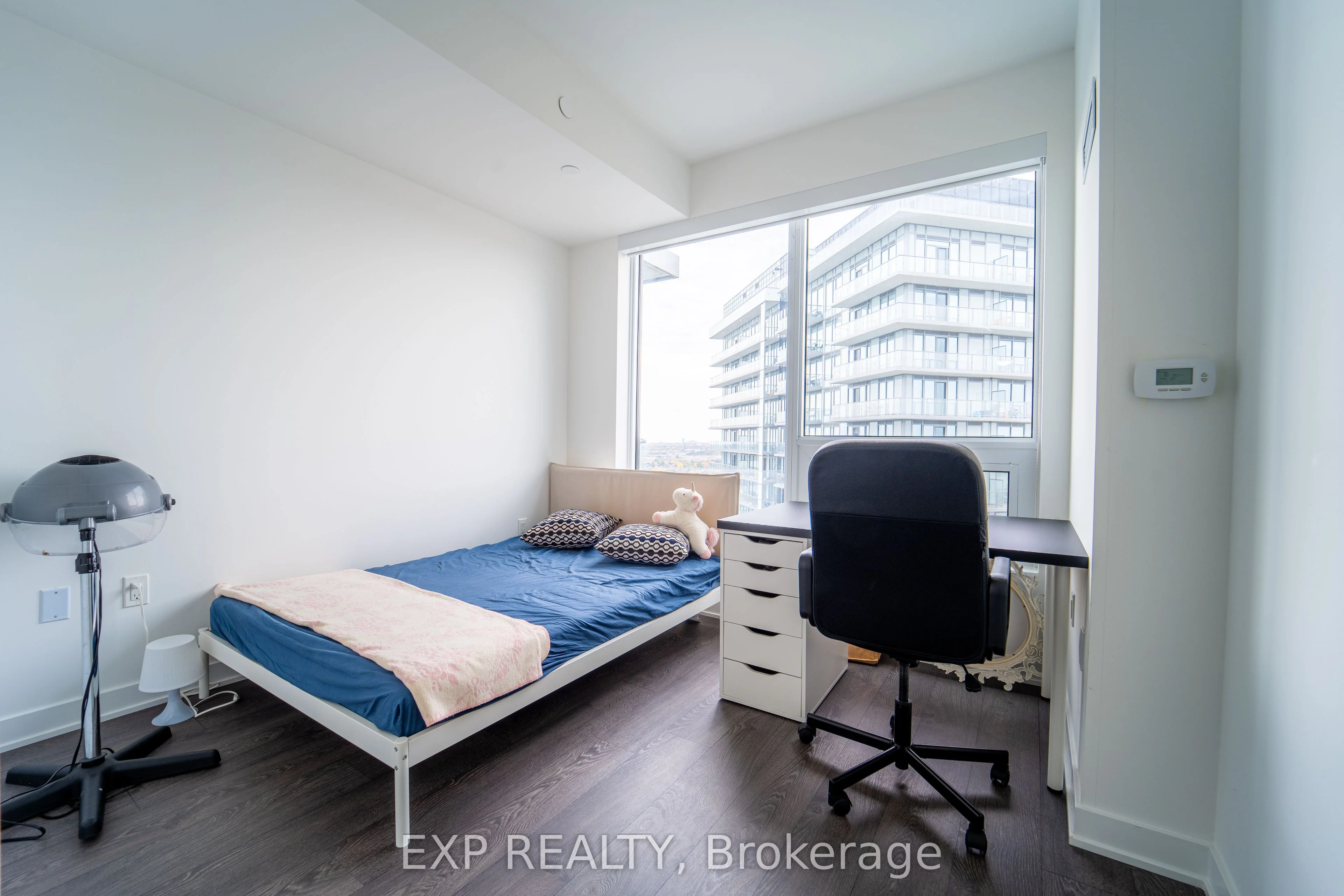 4675 metcalfe Avenue 1807, Mississauga, ON L5M 0Z7