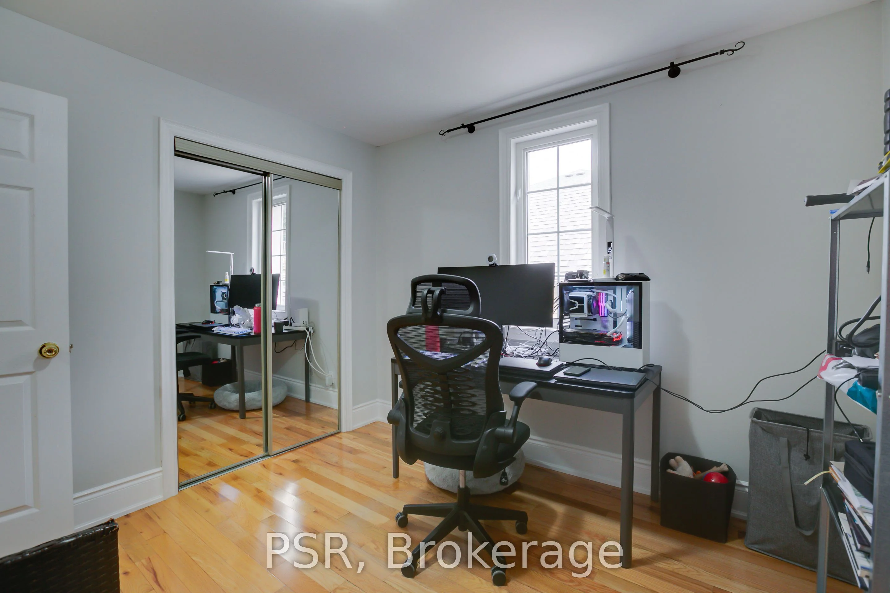 31 Rochdale Avenue Upper, Toronto W03, ON M6E 1W9