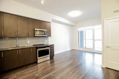 4085 Parkside Village Drive 409, Mississauga, On L5b 0k8